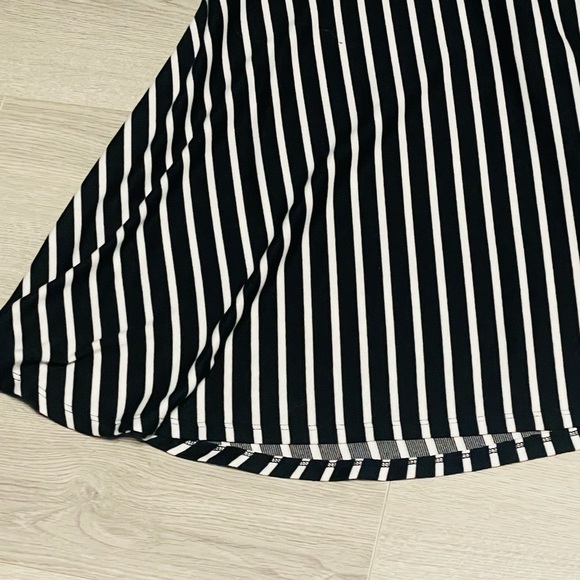 Alya Striped Black and White Dress w/red accent flowers - Picture 6 of 12